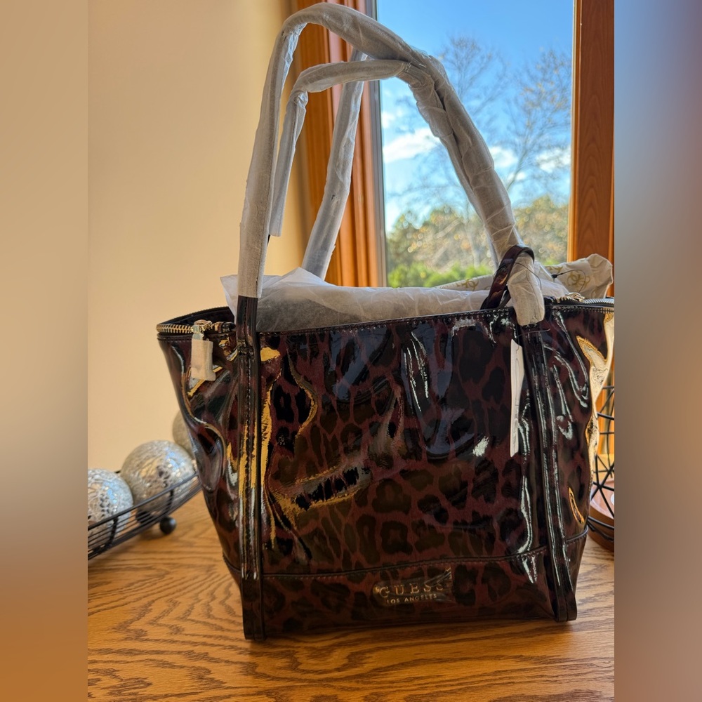GUESS handbag tote and matching wallet